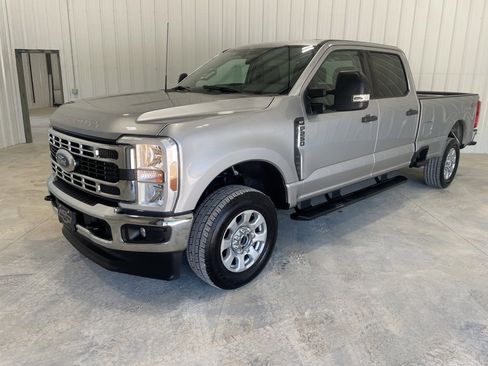 Used 2024 Ford F250 XLT image 2