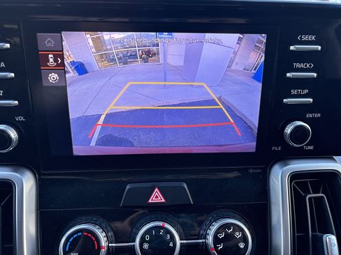 Used 2022 Kia Sorento LX image 17