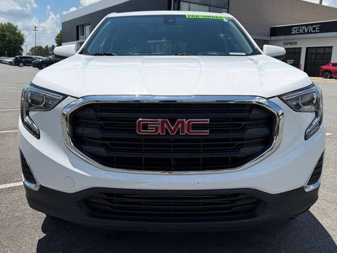 Used 2020 GMC Terrain SLE FWD image 2