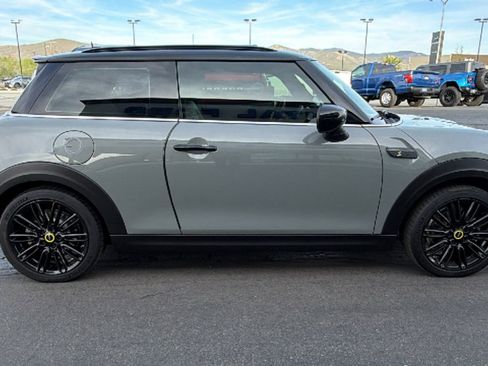 Used 2022 MINI Cooper SE FWD image 2