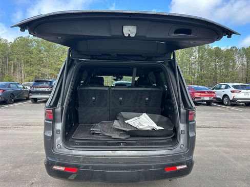 Used 2023 Jeep Wagoneer Series II image 14