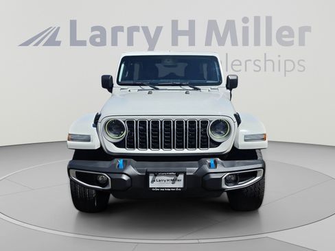 Used 2024 Jeep Wrangler Unlimited Sahara AWD/4WD image 8