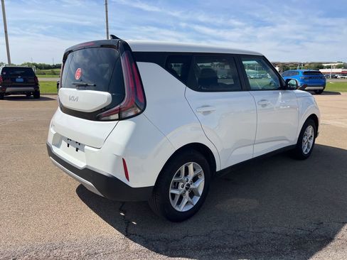 Used 2025 Kia Soul S image 5