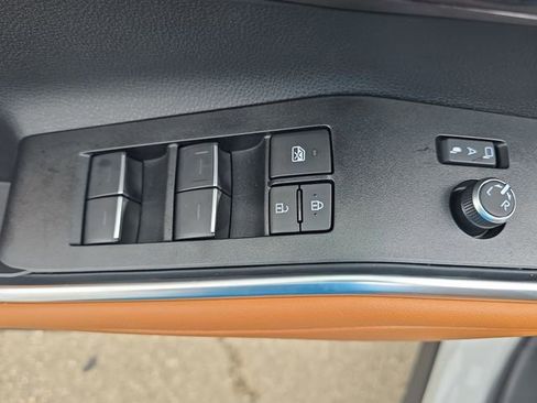 New 2026 Toyota Highlander Platinum image 29