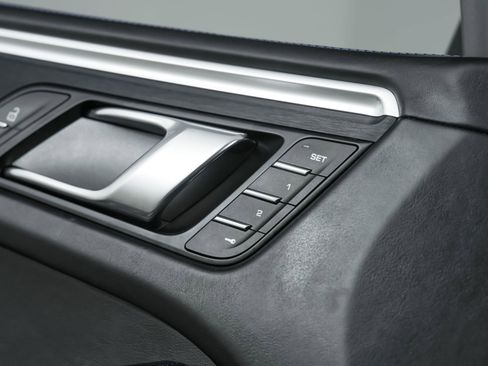 Used 2024 Porsche Macan GTS image 38