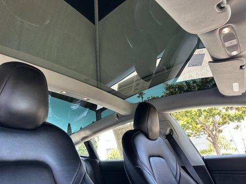 Used 2019 Tesla Model 3 Long Range RWD image 18