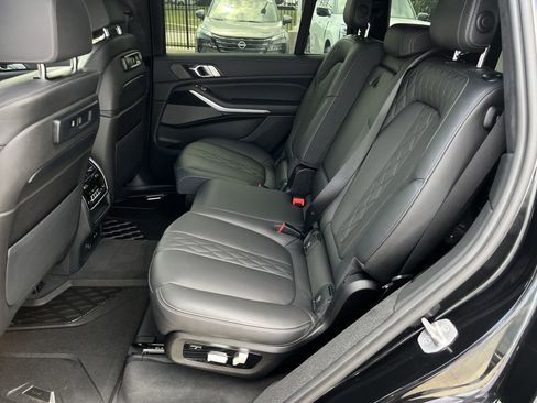 Used 2022 BMW X7 M50i w/ Cold Weather Package AWD/4WD image 29