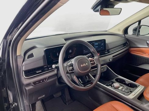 Used 2025 Kia Carnival EX FWD image 10