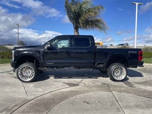 Used 2024 Ford F250 XLT w/ Black Appearance Package image 5