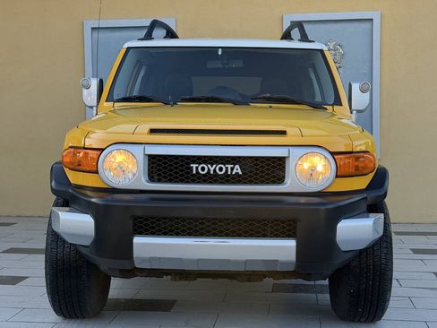 Used 2010 Toyota FJ Cruiser 4WD image 2