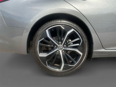 Used 2024 Nissan Altima 2.5 SR image 14