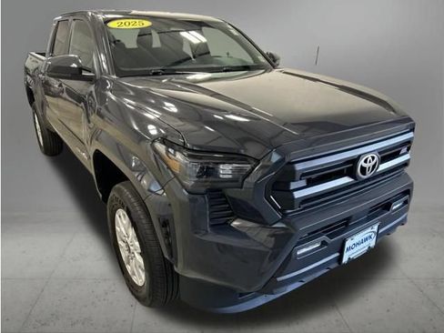 Used 2025 Toyota Tacoma SR5 AWD/4WD image 8