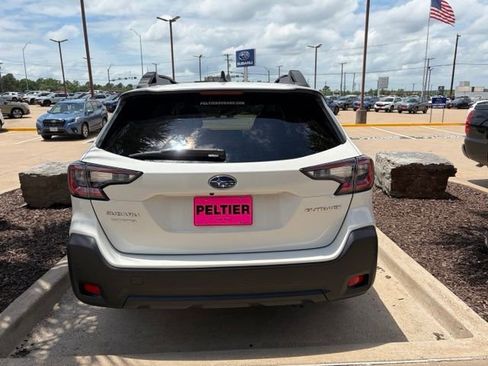 Used 2025 Subaru Outback Premium AWD/4WD image 17