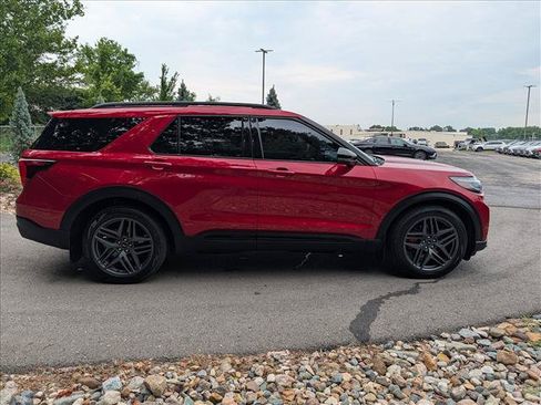 Used 2025 Ford Explorer ST AWD/4WD image 6