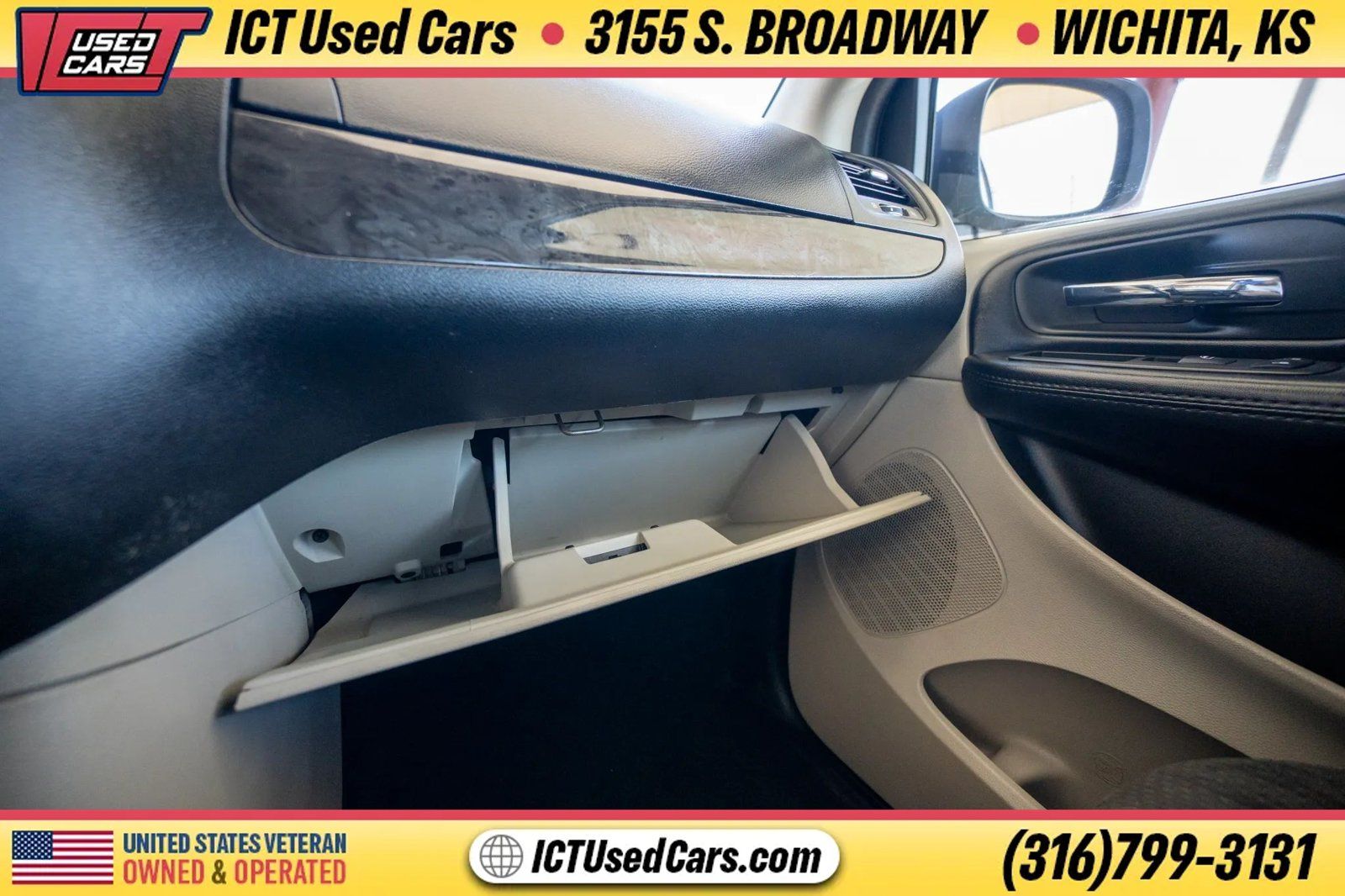 Used 2019 Dodge Grand Caravan SE w/ UConnect Hands-Free Group FWD image 17