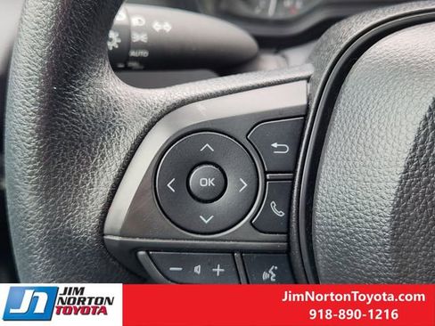 Used 2025 Toyota Corolla LE FWD image 28