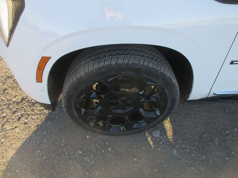 New 2026 GMC Yukon XL Denali w/ Denali Reserve Package image 11