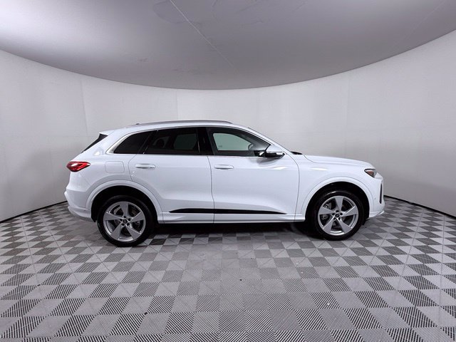 Certified 2025 Audi Q5 Premium w/ Premium Plus AWD/4WD image 8