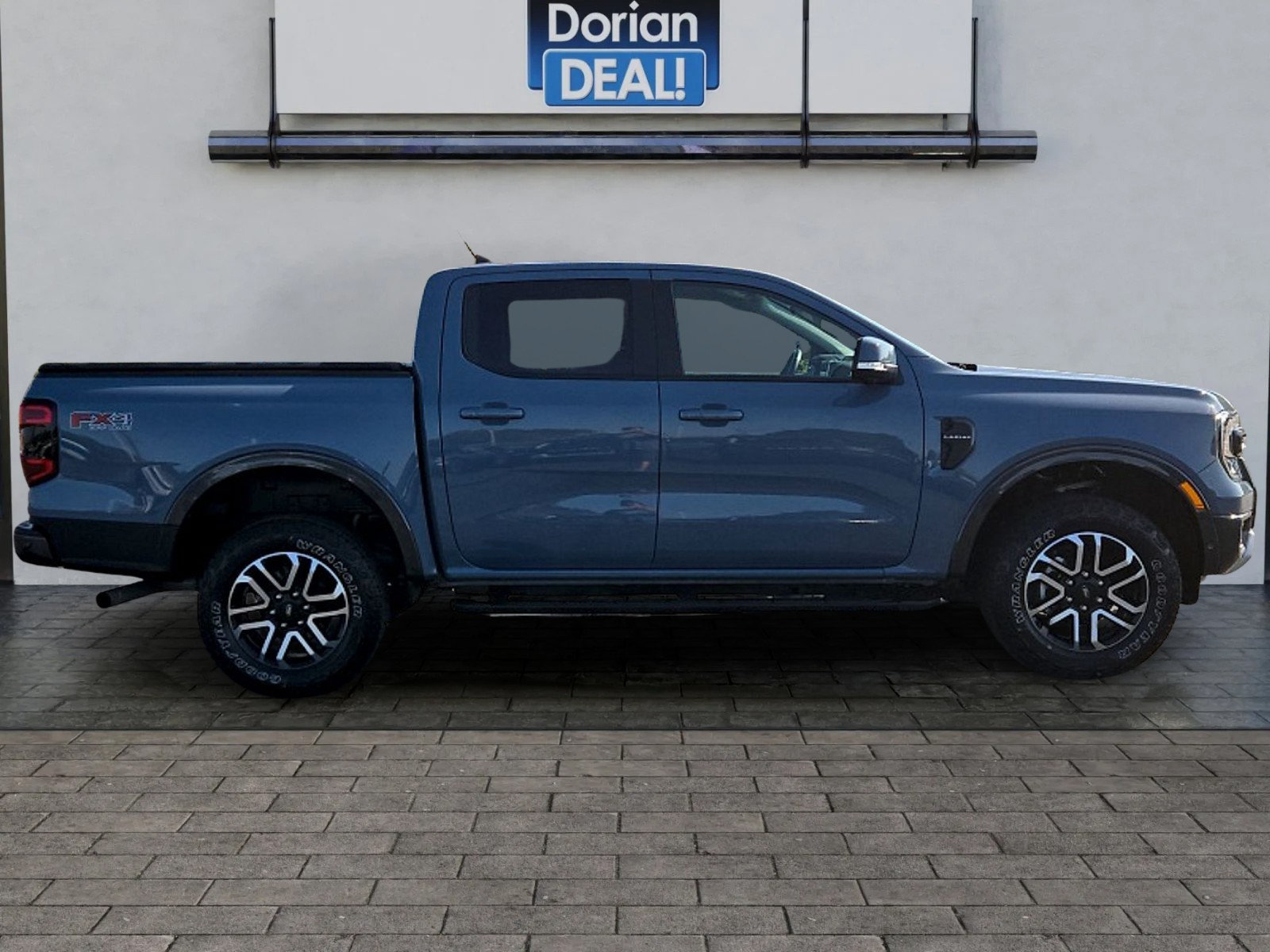 Used 2024 Ford Ranger Lariat w/ FX4 Off-Road Package AWD/4WD image 2