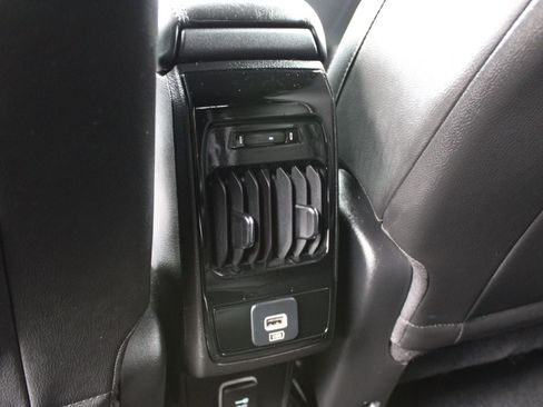 Used 2023 Jeep Compass Latitude image 17