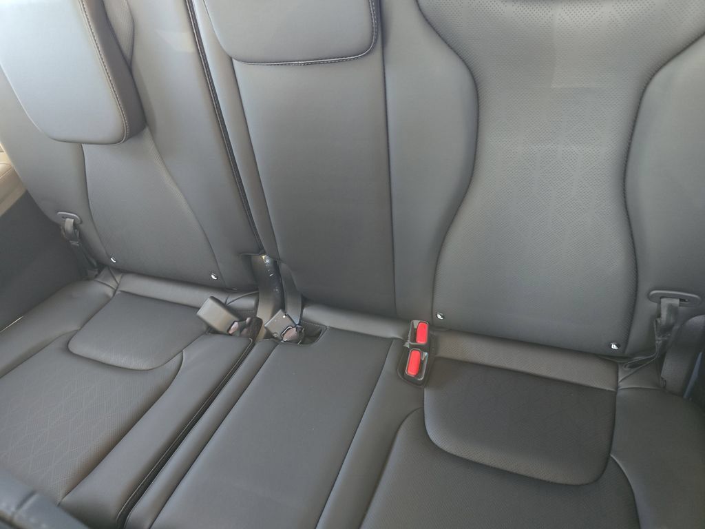 New 2026 Kia Carnival FWD image 17