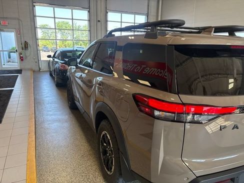 Used 2024 Nissan Pathfinder Rock Creek AWD/4WD image 4