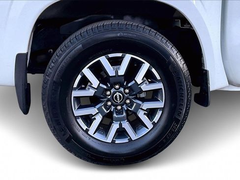 Used 2024 Nissan Frontier SL w/ Technology Package image 34