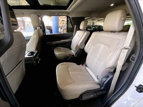 Used 2019 Ford Expedition Limited w/ Equipment Group 302A RWD image 19