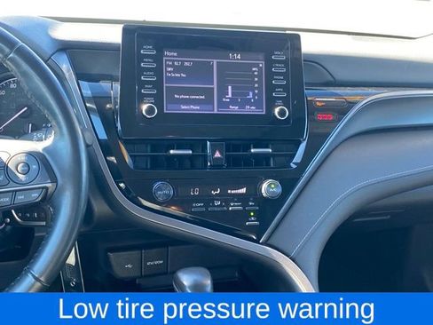 Used 2022 Toyota Camry SE image 9