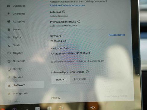 Used 2022 Tesla Model Y Long Range image 17