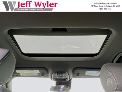 New 2026 Chevrolet Trax RS w/ Sunroof Package FWD image 25