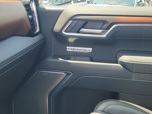Used 2025 GMC Sierra 1500 Denali AWD/4WD image 30