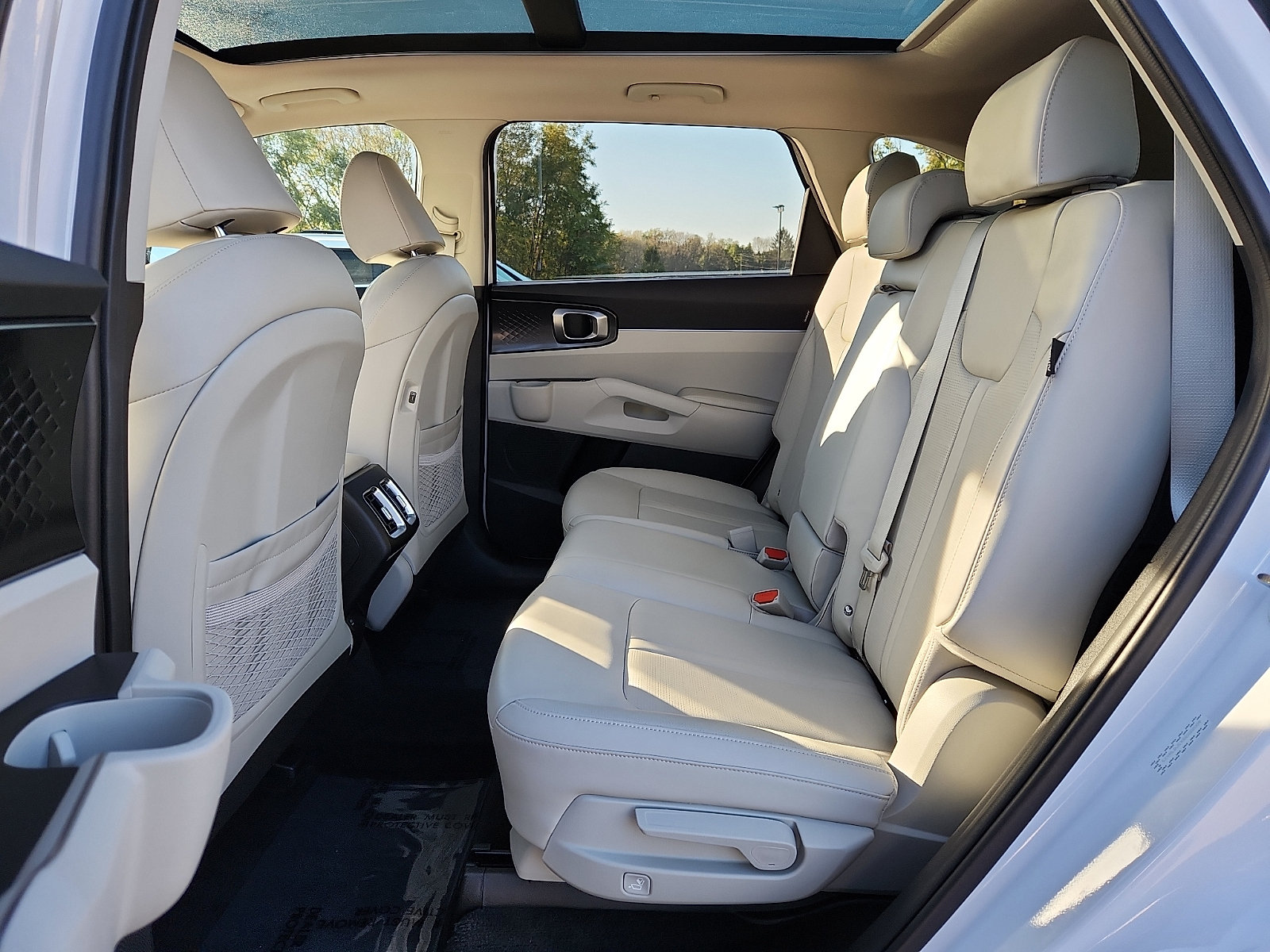 Certified 2025 Kia Sorento S w/ Panoramic Sunroof Package AWD/4WD image 10