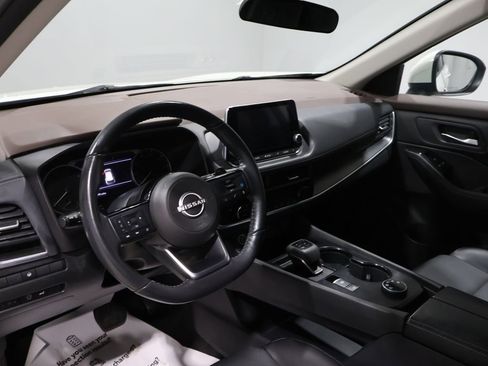 Used 2023 Nissan Rogue SV w/ SV Premium B Package image 18