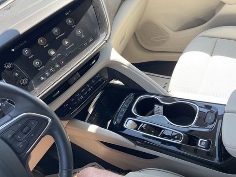Used 2023 Buick Envision Essence AWD/4WD image 24