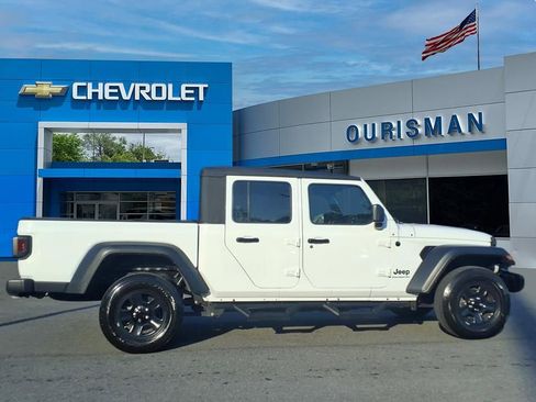 Used 2023 Jeep Gladiator Sport AWD/4WD image 2