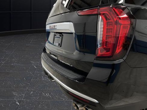 Used 2023 GMC Yukon Denali w/ Denali Reserve Package image 37