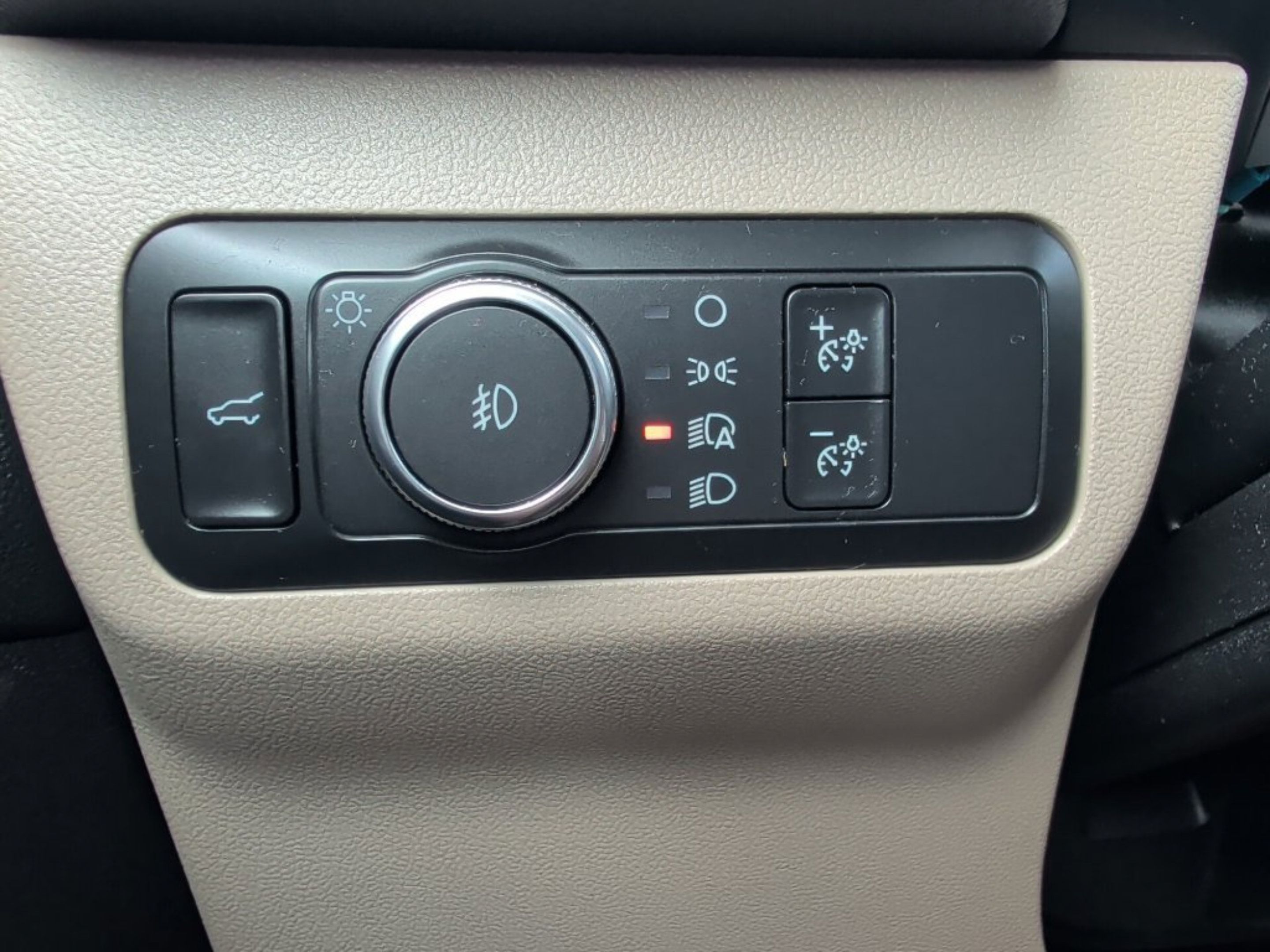 Used 2020 Ford Escape SEL FWD image 30