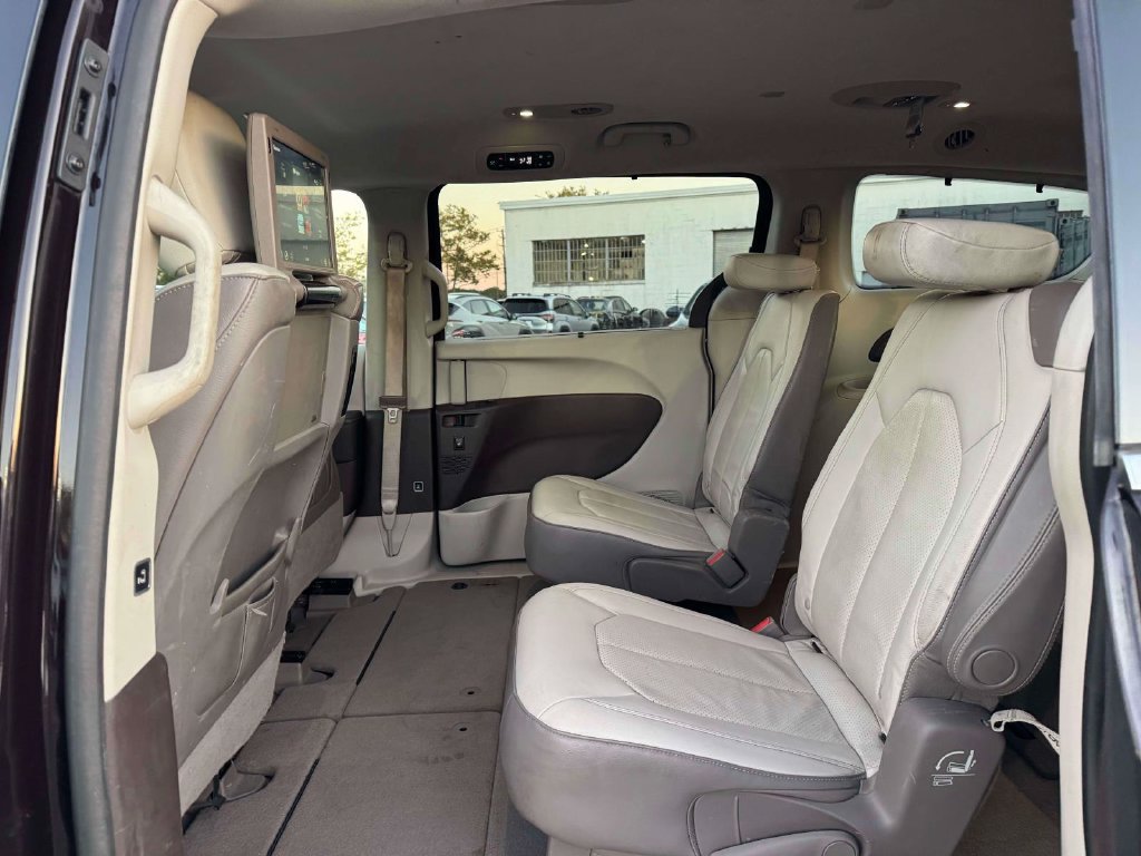 Used 2017 Chrysler Pacifica Touring-L Plus FWD image 13