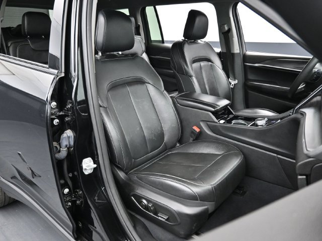Used 2023 Jeep Grand Cherokee L Limited AWD/4WD image 30