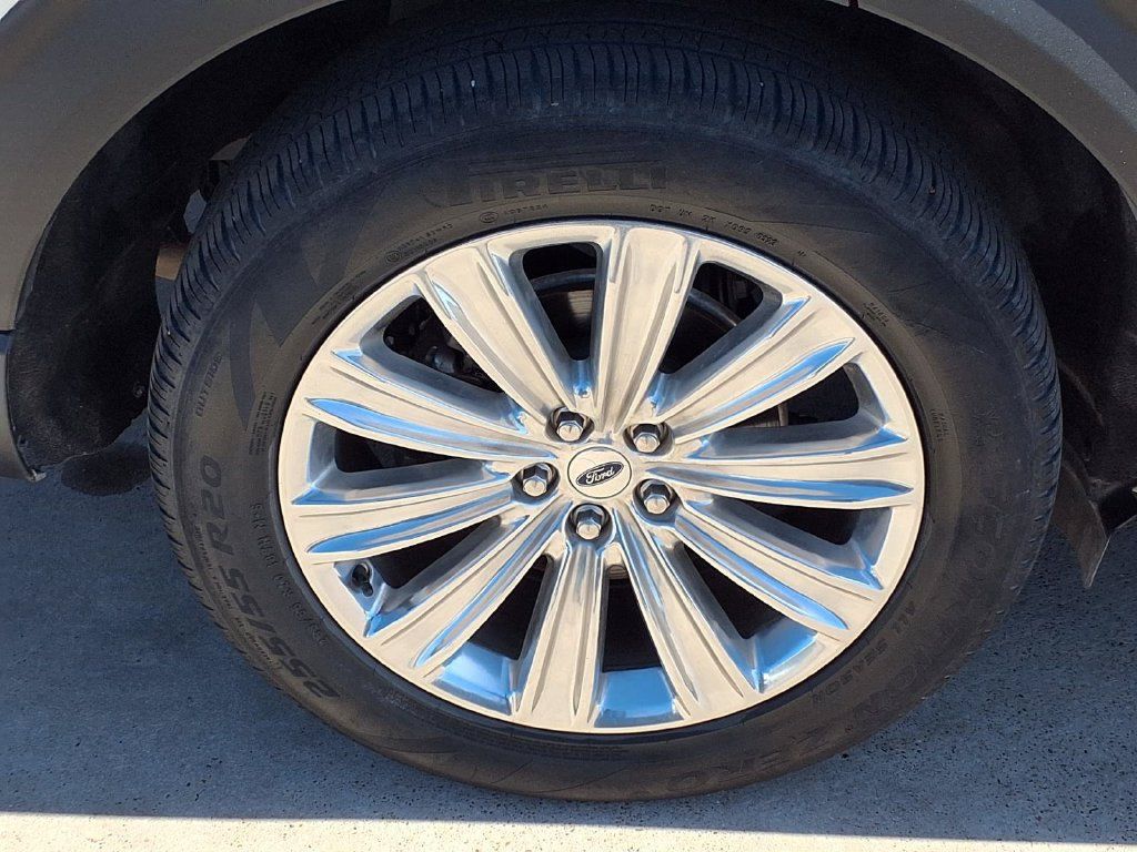 Used 2023 Ford Explorer Limited w/ Limited Technology Package RWD image 10