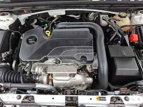 Used 2022 Chevrolet Malibu LT image 27