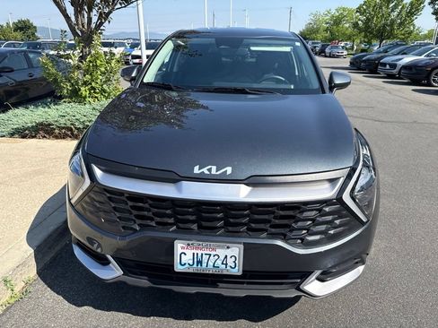 Used 2023 Kia Sportage LX AWD/4WD image 3