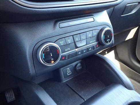 Certified 2025 Ford Escape Active w/ Cold Weather Package FWD image 17