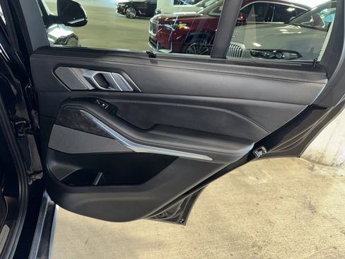 Certified 2025 BMW X5 sDrive40i w/ Climate Comfort Package image 11