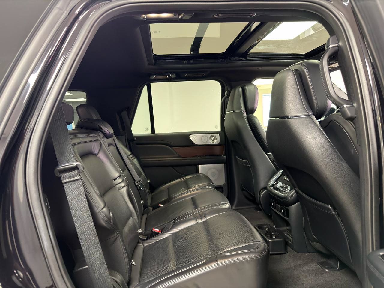 Used 2020 Lincoln Navigator Reserve w/ Luxury Package AWD/4WD image 30