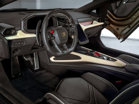 Used 2024 Lamborghini Revuelto AWD/4WD image 24