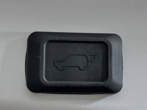 Used 2025 Toyota RAV4 Limited image 30