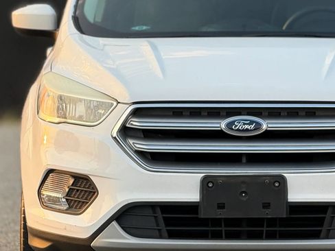 Used 2017 Ford Escape SE AWD/4WD image 11
