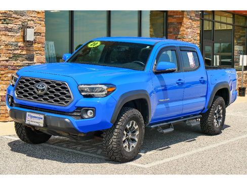 Used 2020 Toyota Tacoma TRD Off-Road w/ Technology Package AWD/4WD image 7